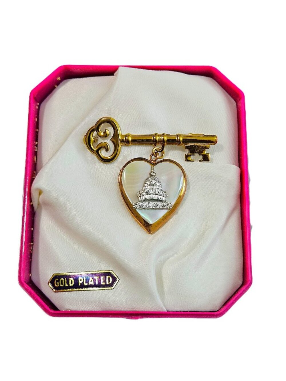 Vintage Gold-Plated Washington D.C. Brooch – Mother-of-Pearl Heart Locket